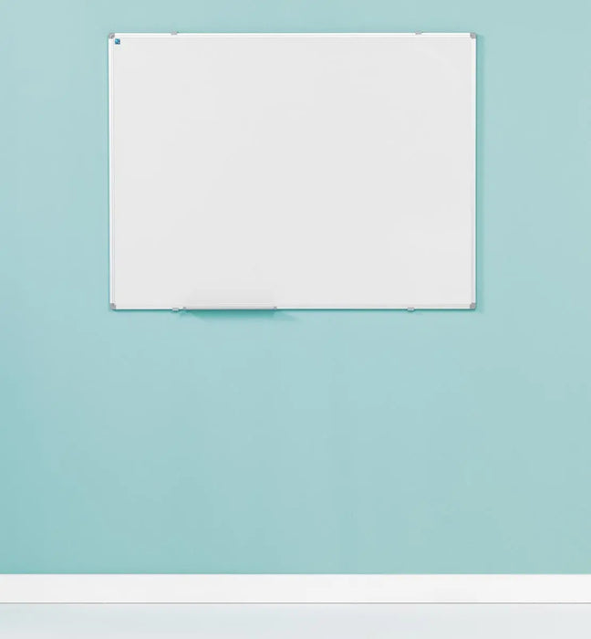 Magnetisch Whiteboard van Smit Visual, Gelakt Staal, 45 x 60 cm met Pennengoot