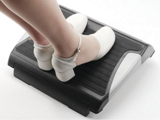 Voetensteun Q - CONNECT met instelbare hoek en anti - slip mat - OfficeTown