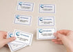 Zelfklevende badge Avery L4787 - 20 ft 80 x 50 mm, 200 stuks, wit/blauw met gratis ontwerp & print software - OfficeTown